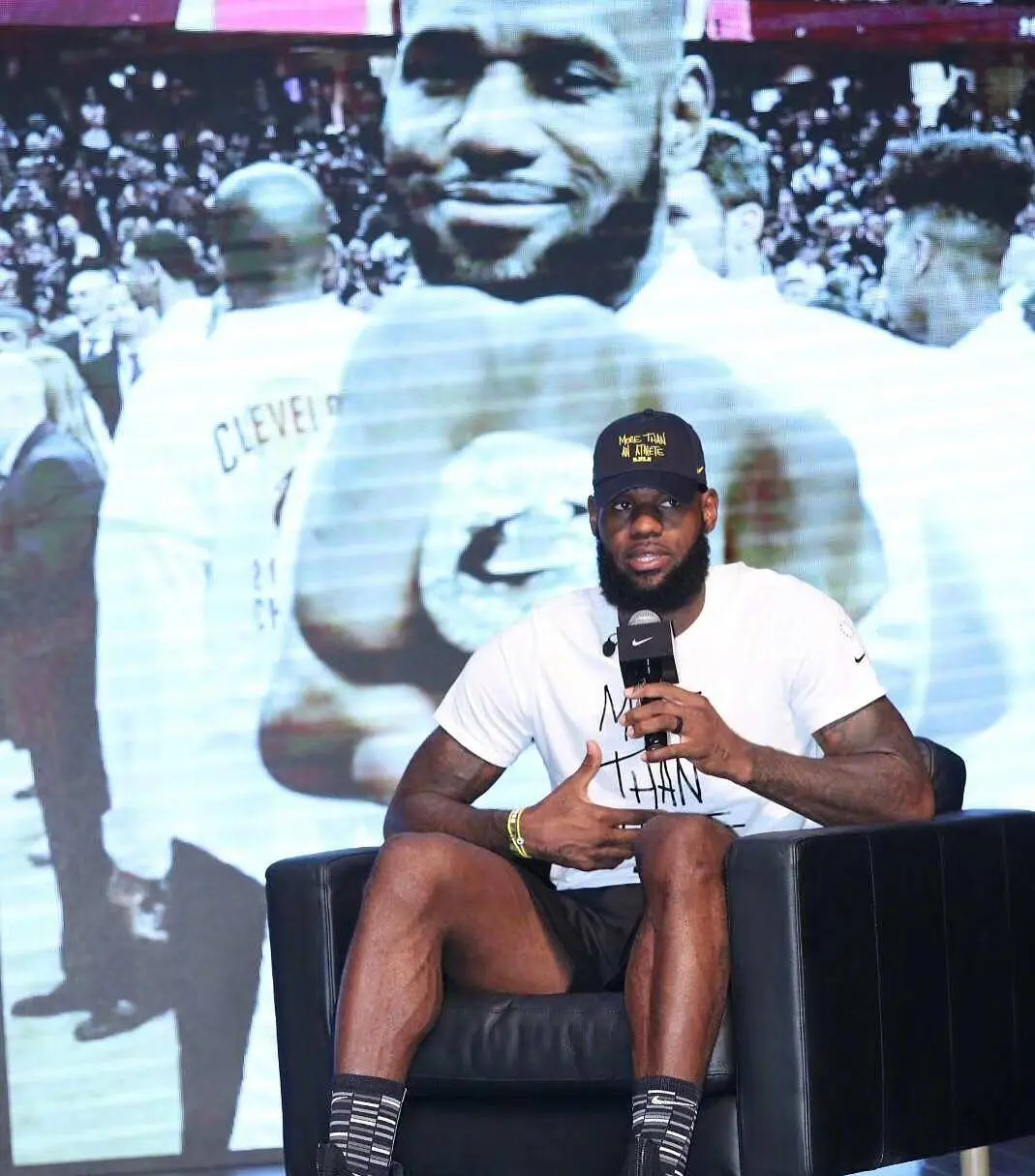 广州华鑫 詹姆斯中国行票价从万元跌至10元，球星流量终究不敌球迷理性？